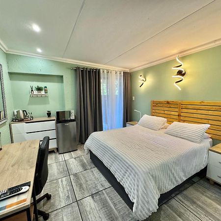 Echo Mountain Inn (Adults Only) Тхабазімбі Екстер'єр фото